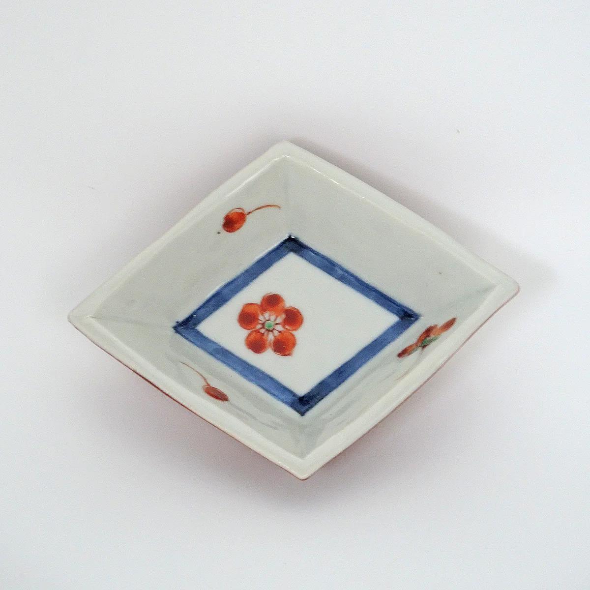Plum Blossom Motif｜梅散し文 菱形