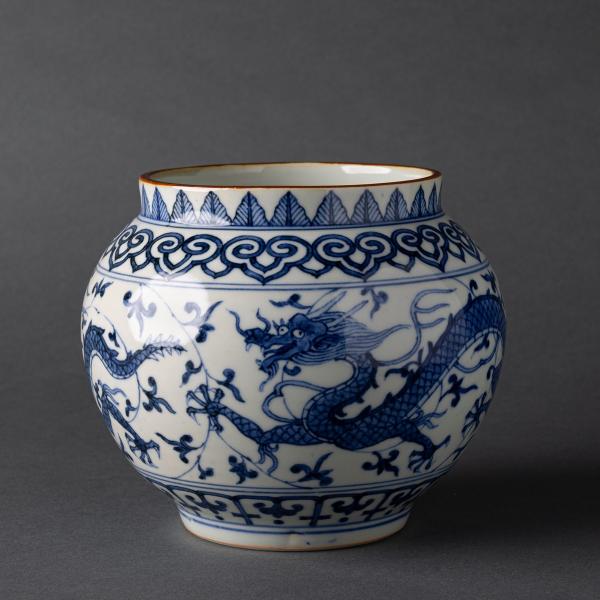 Vase with Dragon Motif｜龍文花器