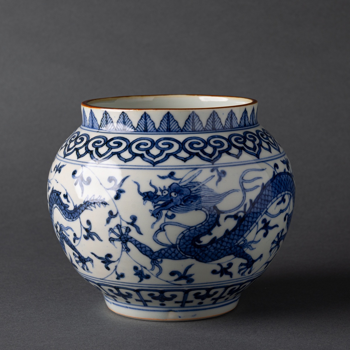 Vase with Dragon Motif｜龍文花器