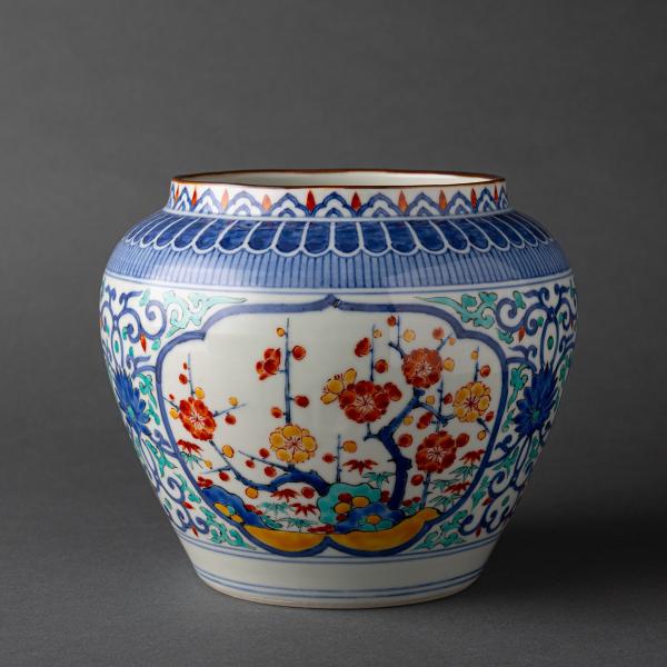 Vase with Spring and Autumn Motif｜春秋文花器