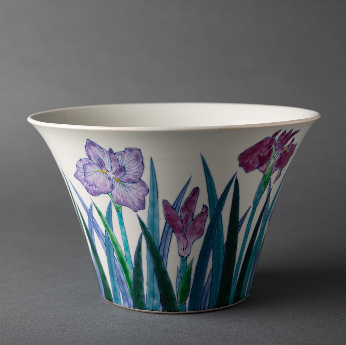 Vase with Iris Motif｜燕子花文花器