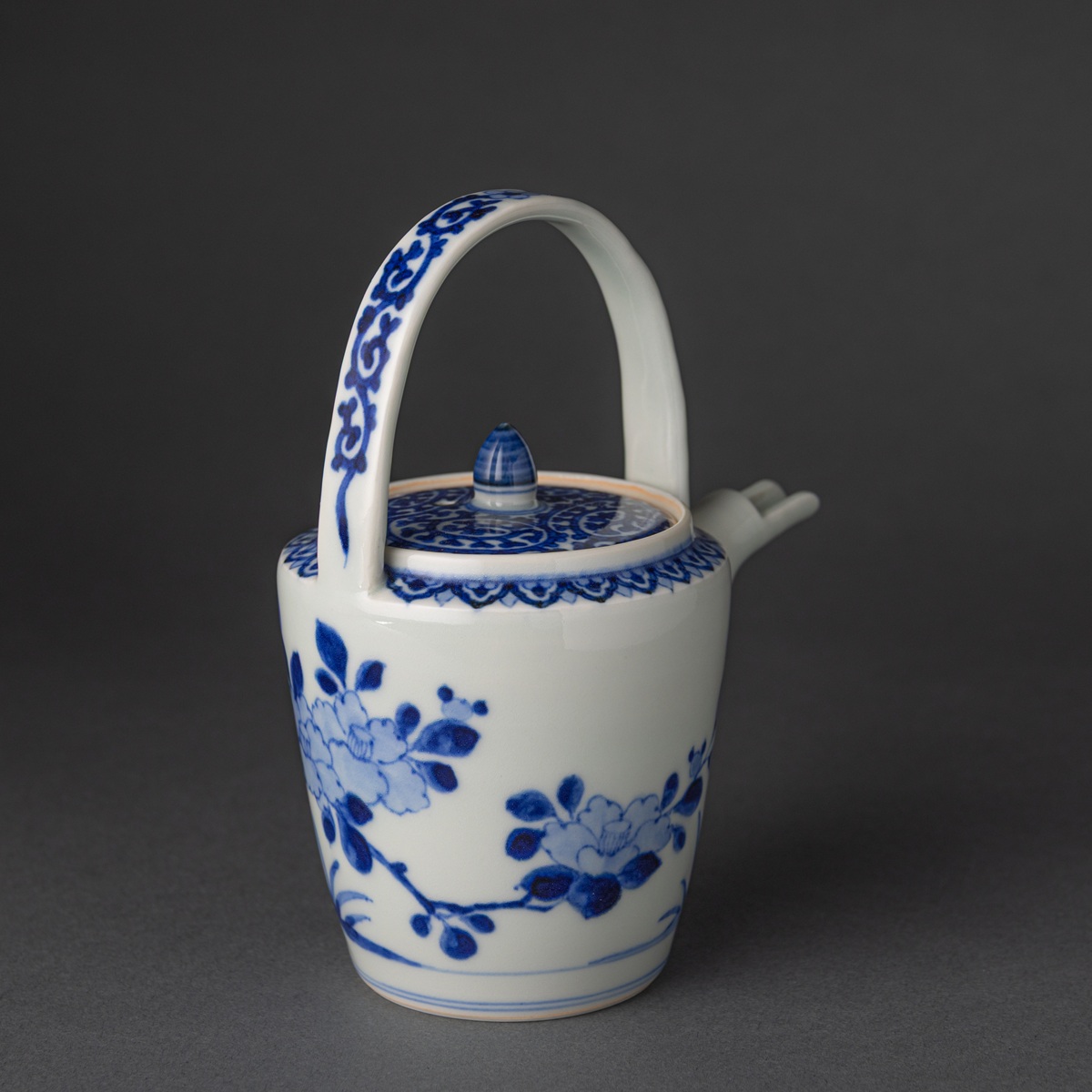 Sake Ware with Sasanqua Motif｜山茶花文チロリ