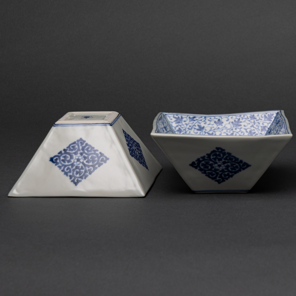Square Bowl with Arabesque Motif｜唐草文正角鉢