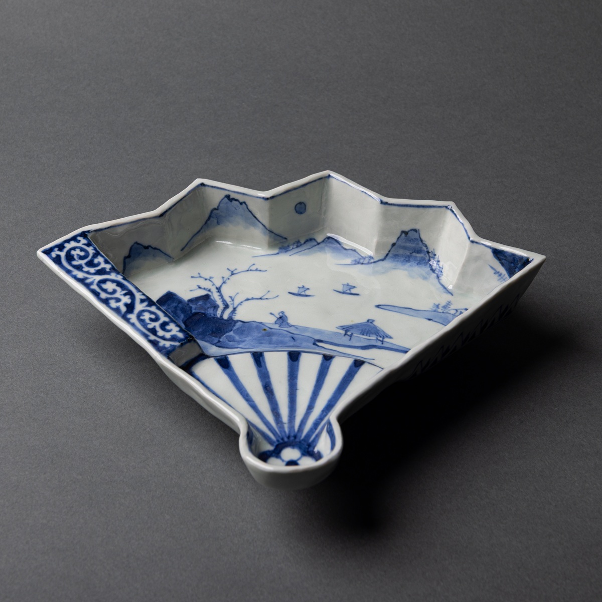Fan-Shaped Mukōzuke with Sansui Motif｜山水文扇面向付