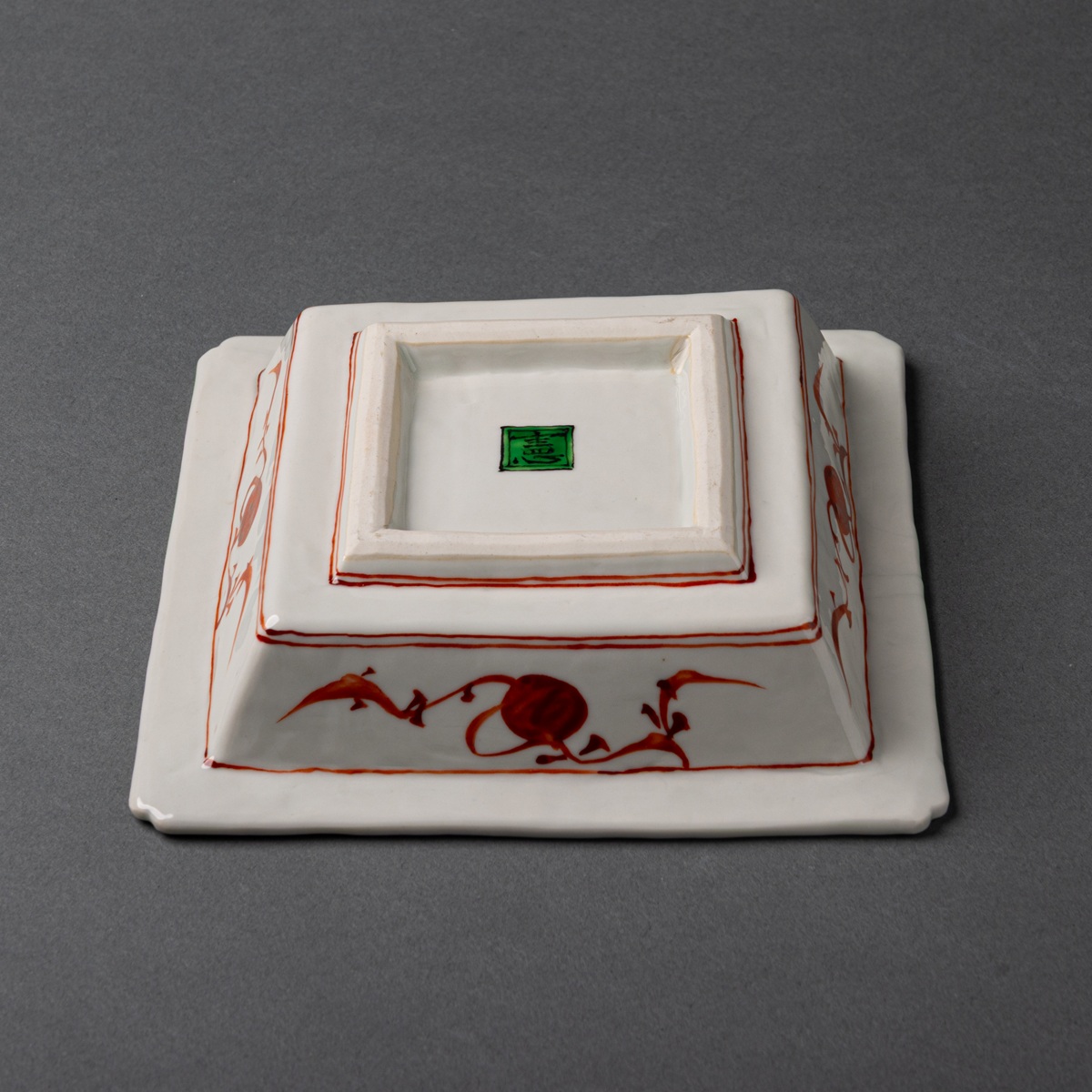 Square Mukōzuke with Akae Manreki Motif｜赤絵万暦正角型向付
