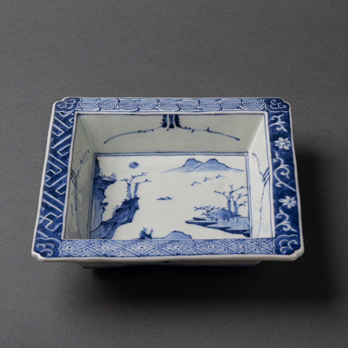 Square Mukōzuke with Sansui Motif｜山水文正角型向付