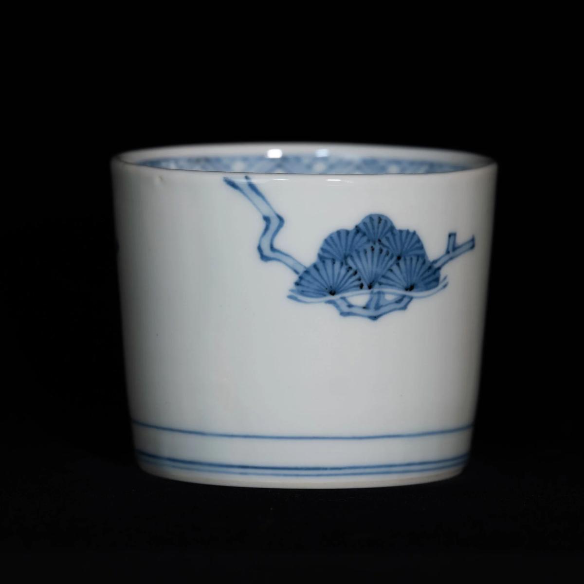Three-Tier Pine Motif｜三蓋松文