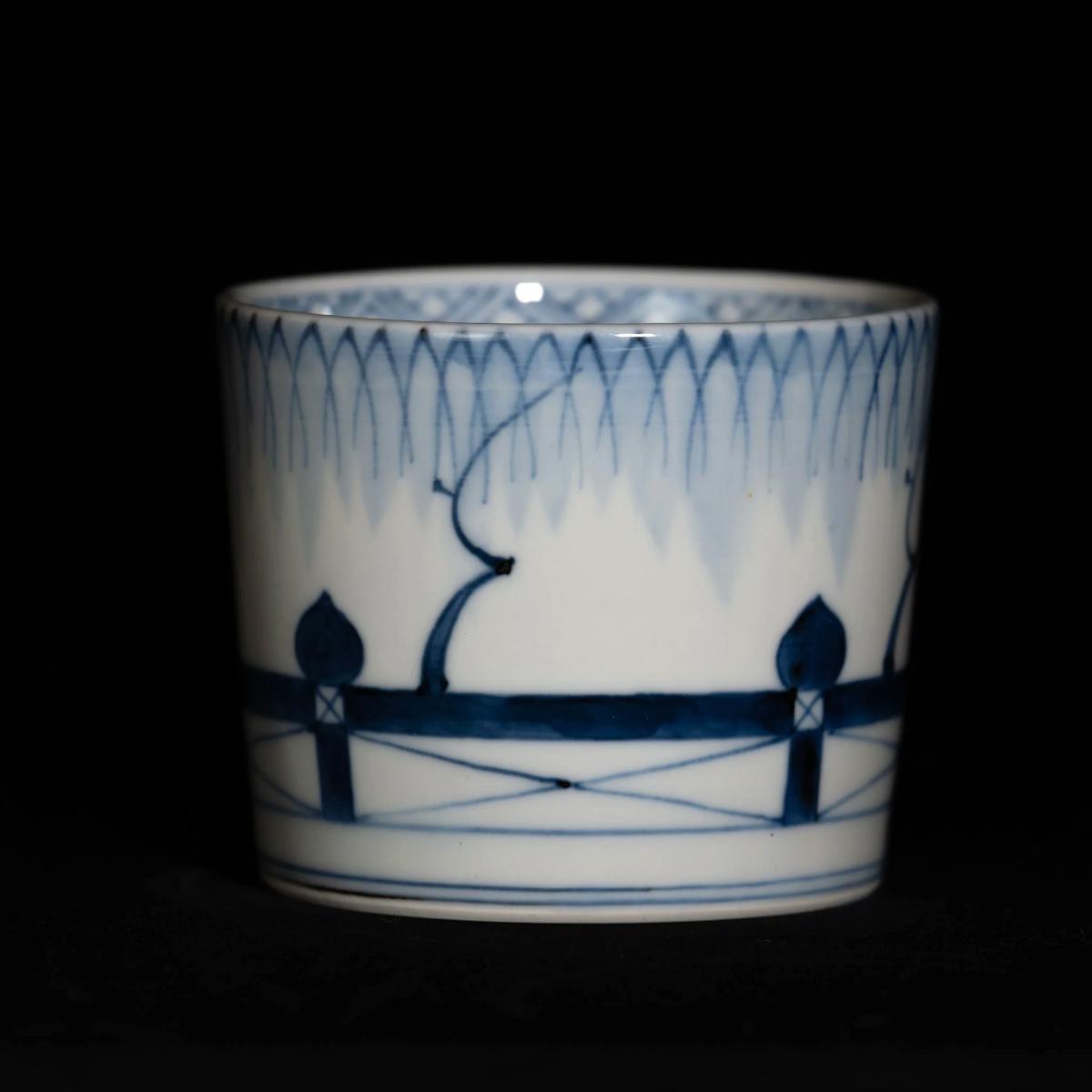 Balustrade and Willow Motif｜欄干に柳文