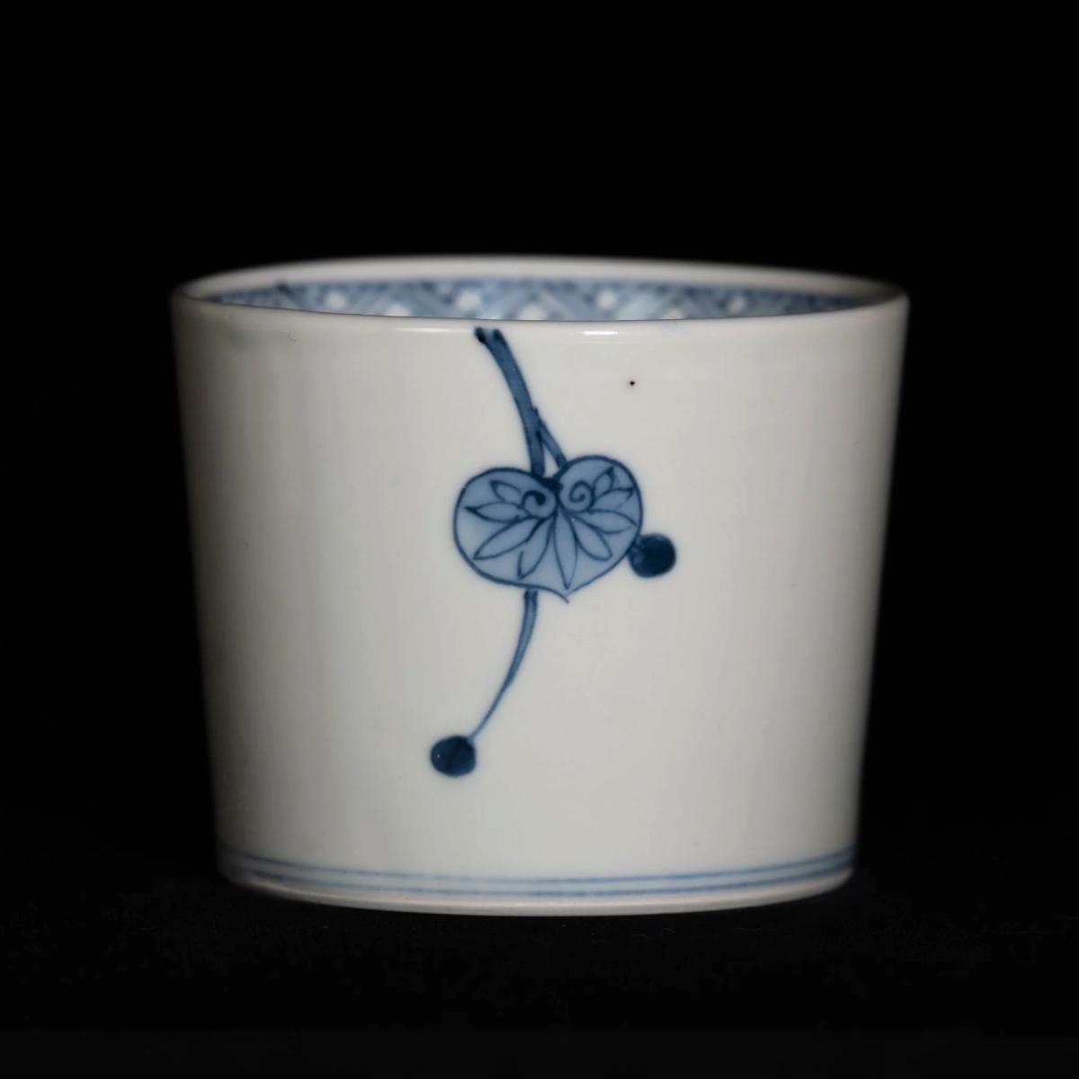Yellow Water Lily Motif｜河骨文