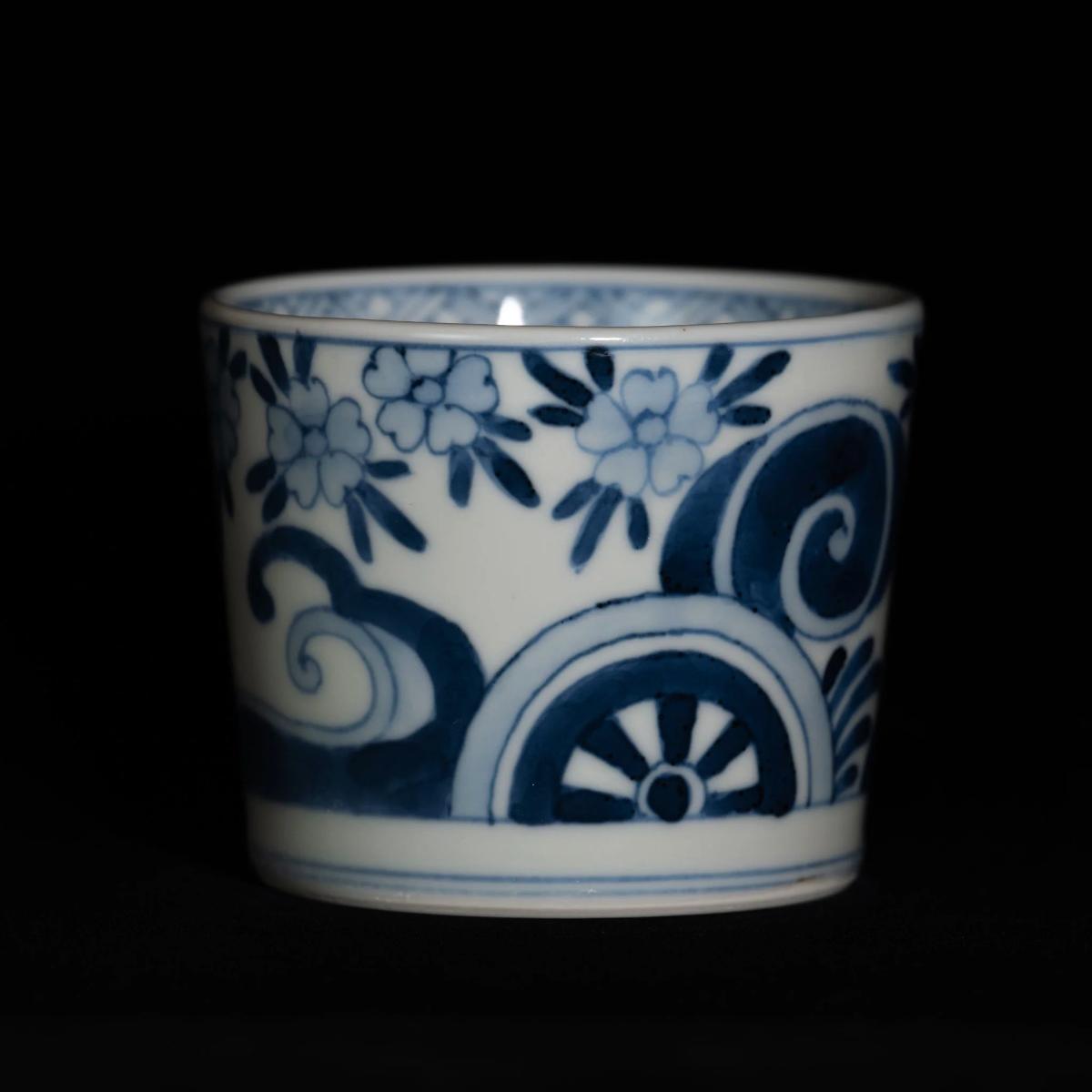 Cherry Blossom and Waterwheel Motif｜桜に水車文