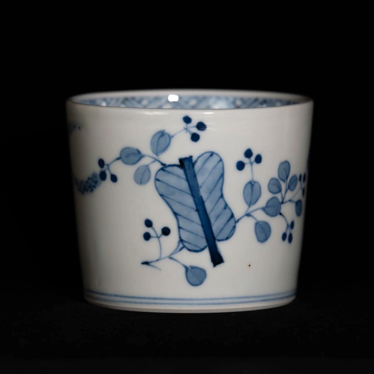 Book and Gunbai Motif｜書物に軍配文