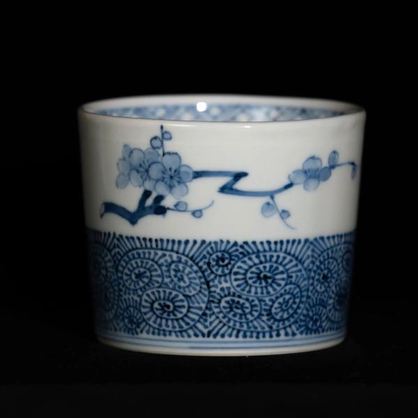 Plum and Takokarakusa Motif｜梅枝蛸唐草文