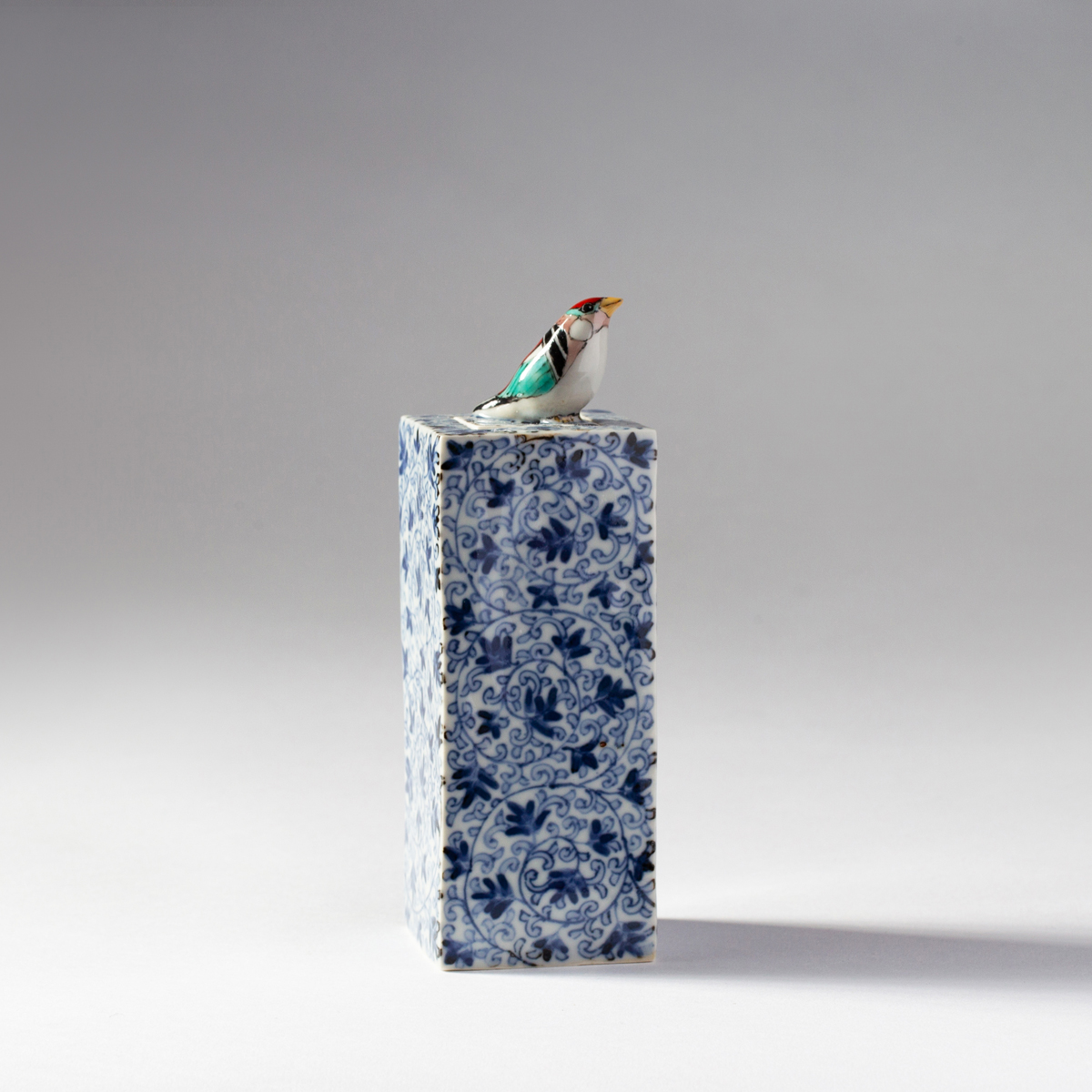 Wild bird and Arabesque pattern